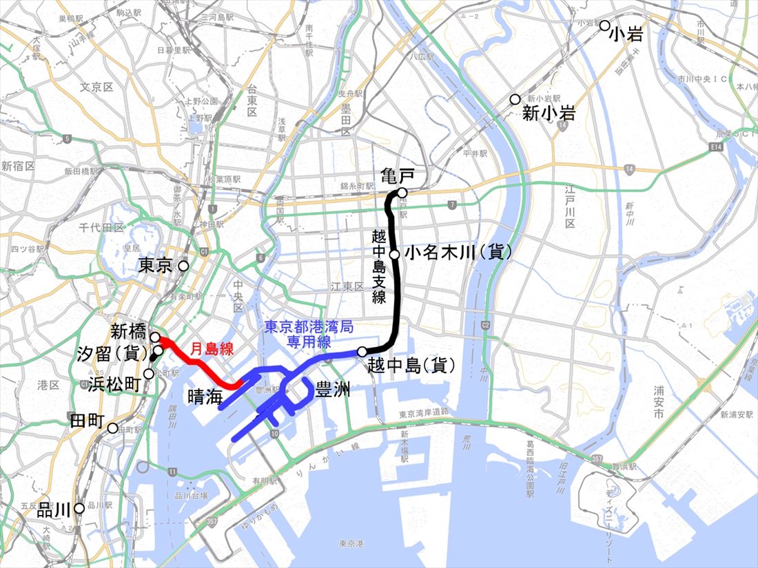 黒い線が越中島支線。1956年時点の国鉄の計画では、越中島支線と東京都港湾局専用線を延伸する形で月島線を整備し、常磐線―総武線―東海道線のバイパスルートを構成するはずだった（国土地理院地図を筆者加工）
