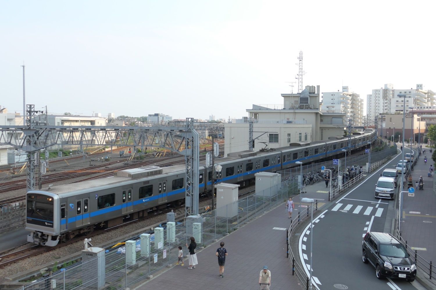相模大野駅のトレインビュースポット（記者撮影）