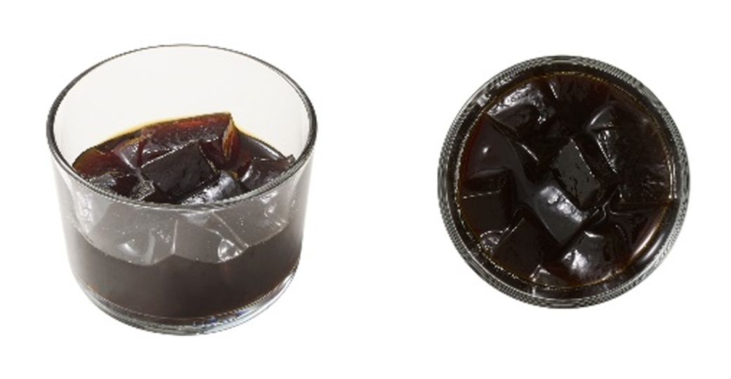 ドリンクバーも、ヨーロッパのカフェでも使われるような本格的なマシンを導入（写真：イケア提供）