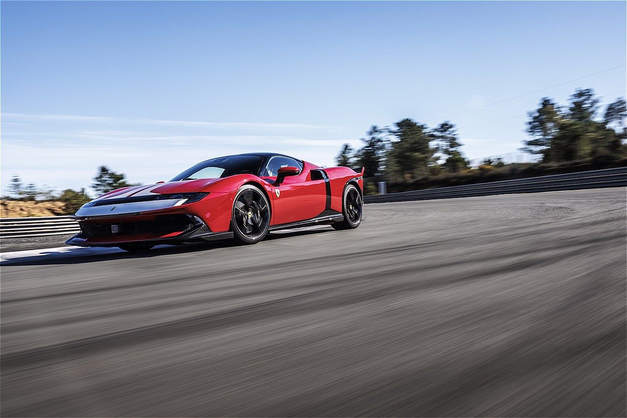 フェラーリの新型車「849テスタロッサ」（写真：Ferrari Japan）
