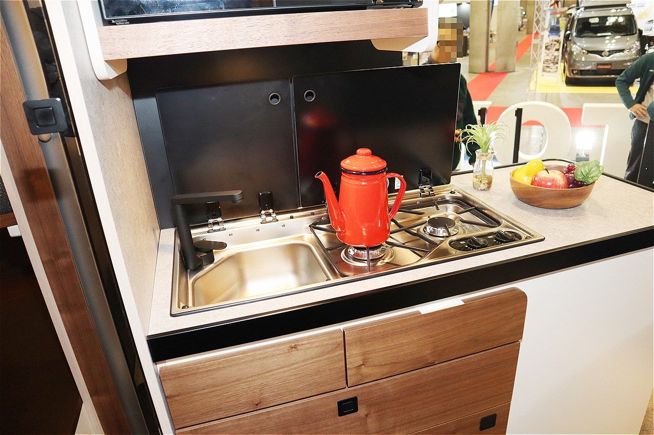 ジャパンキャンピングカーショー2026でトイファクトリーが発表した新型「ダヴィンチ6.0」（写真：筆者撮影）