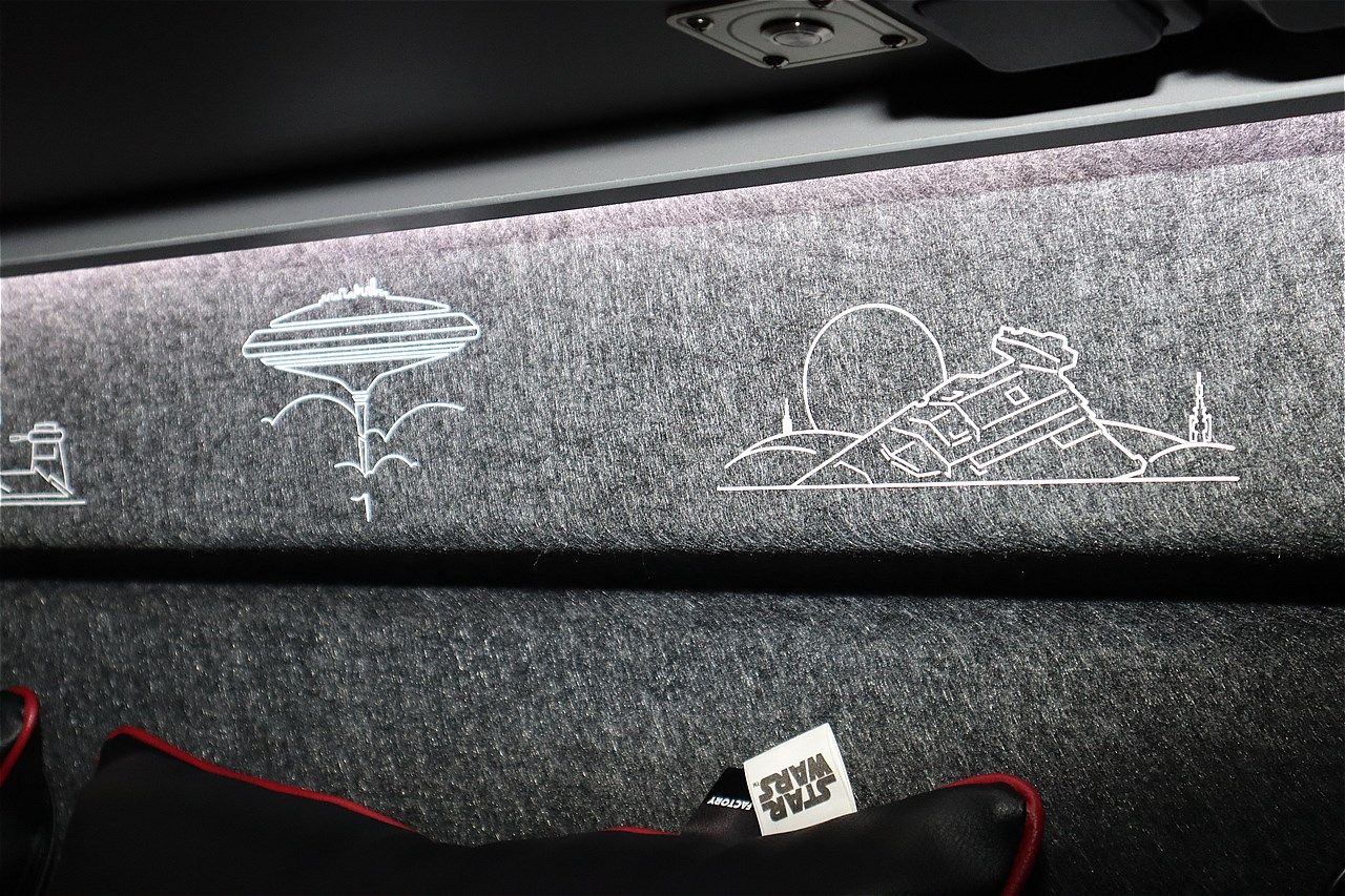 スター・ウォーズの世界観が広がるトイファクトリーのキャンピングカー「ダビンチ6.0＜スター・ウォーズ＞エディション」（筆者撮影）