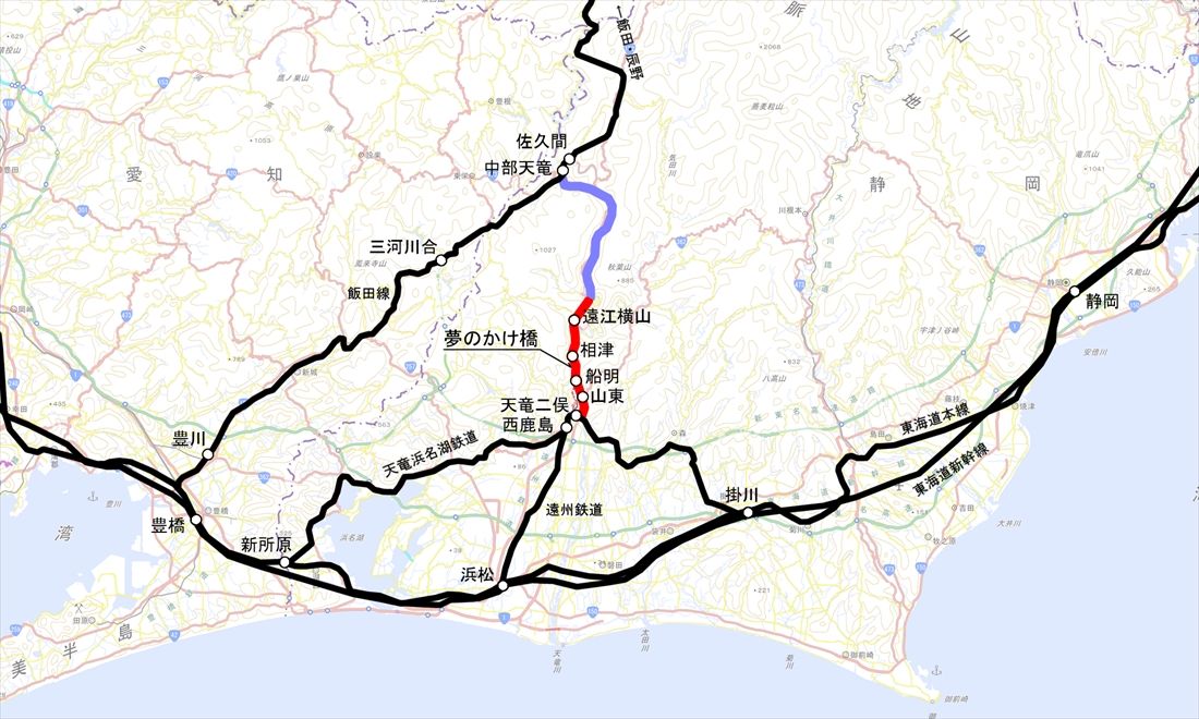 国鉄佐久間線の最終的な建設ルート。遠江二俣(現在の天竜浜名湖鉄道・天竜二俣)—遠江横山間(赤)で工事が行われたが、遠江横山―中部天竜間(紫)は未着工のままだった(国土地理医院地図を筆者加工)