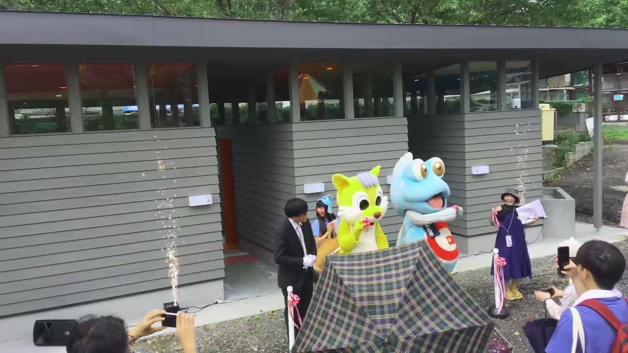 2023年に行われた水洗式トイレ完成イベントのようす。（画像提供：メルヘン村）