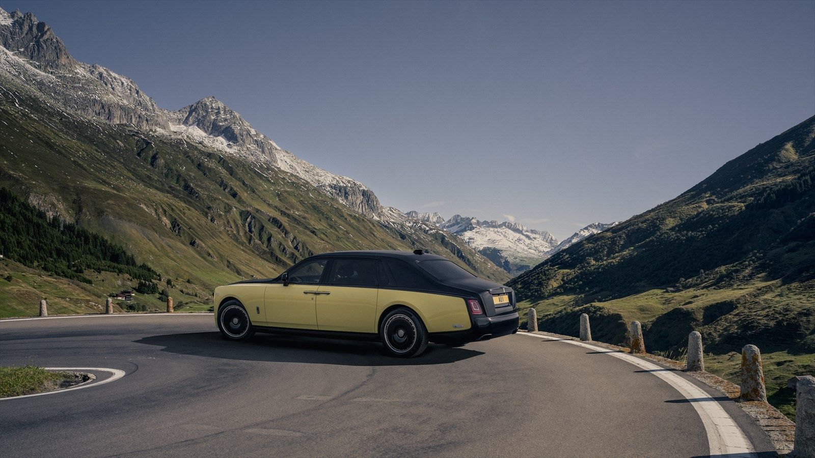 PHANTOM GOLDFINGER（写真：courtesy of Rolls-Royce Motor Cars）