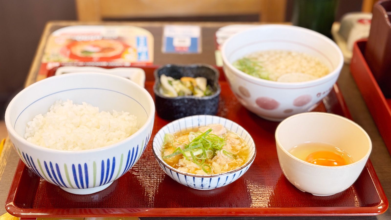 なか卯のワンコイン朝食メニュー（筆者撮影）