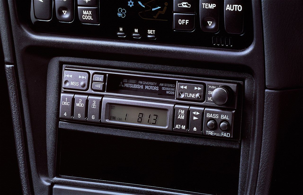 三菱「ランサーエボリューションⅡ」（写真：三菱自動車）