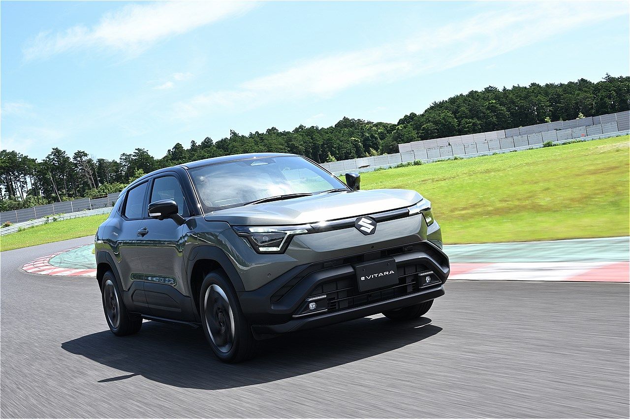 スズキの新型「eビターラ プロトタイプ」（写真：スズキ）