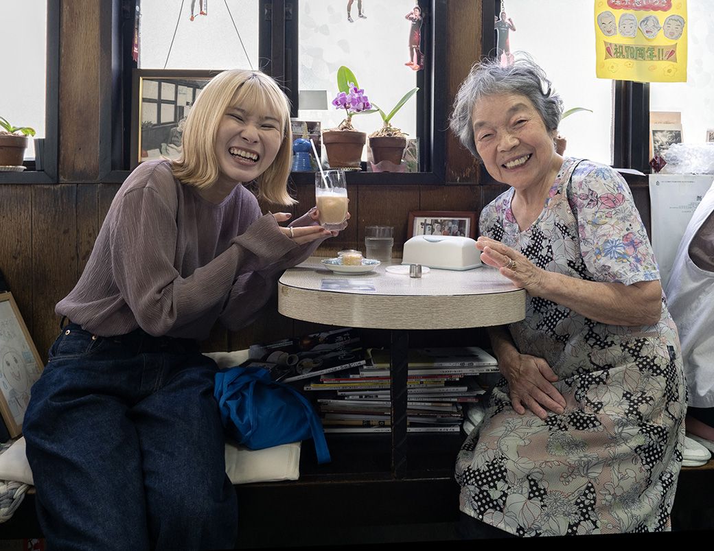 東京から来たお客さんと記念撮影（筆者撮影） 