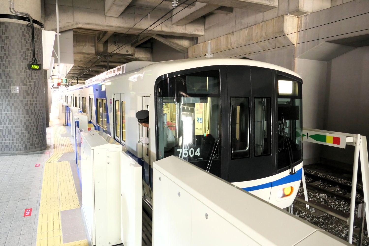 これから留置線へ引き上げる（記者撮影）