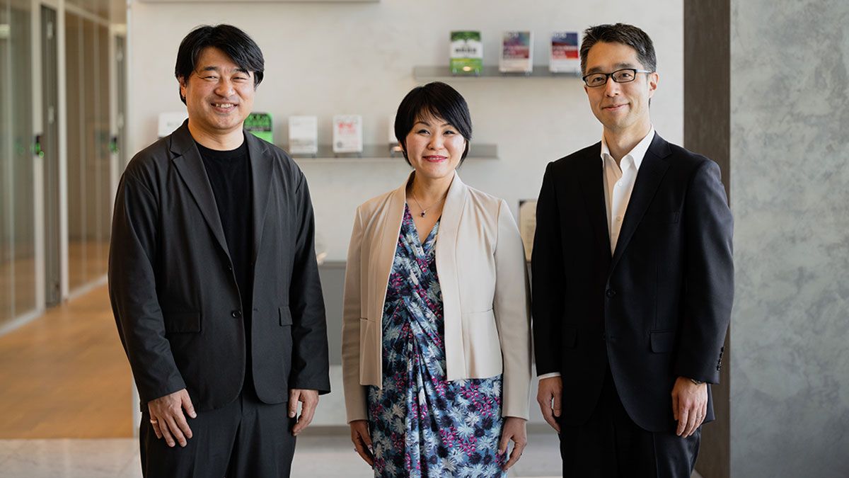 ボストン コンサルティング グループ マネージング・ディレクター ＆ パートナー 阿川 大 氏、ボストン コンサルティング グループ マネージング・ディレクター ＆ パートナー 紀平 啓子 氏、スターバックス コーヒー ジャパン 戦略推進本部 戦略部 部長 福島 巨之 氏