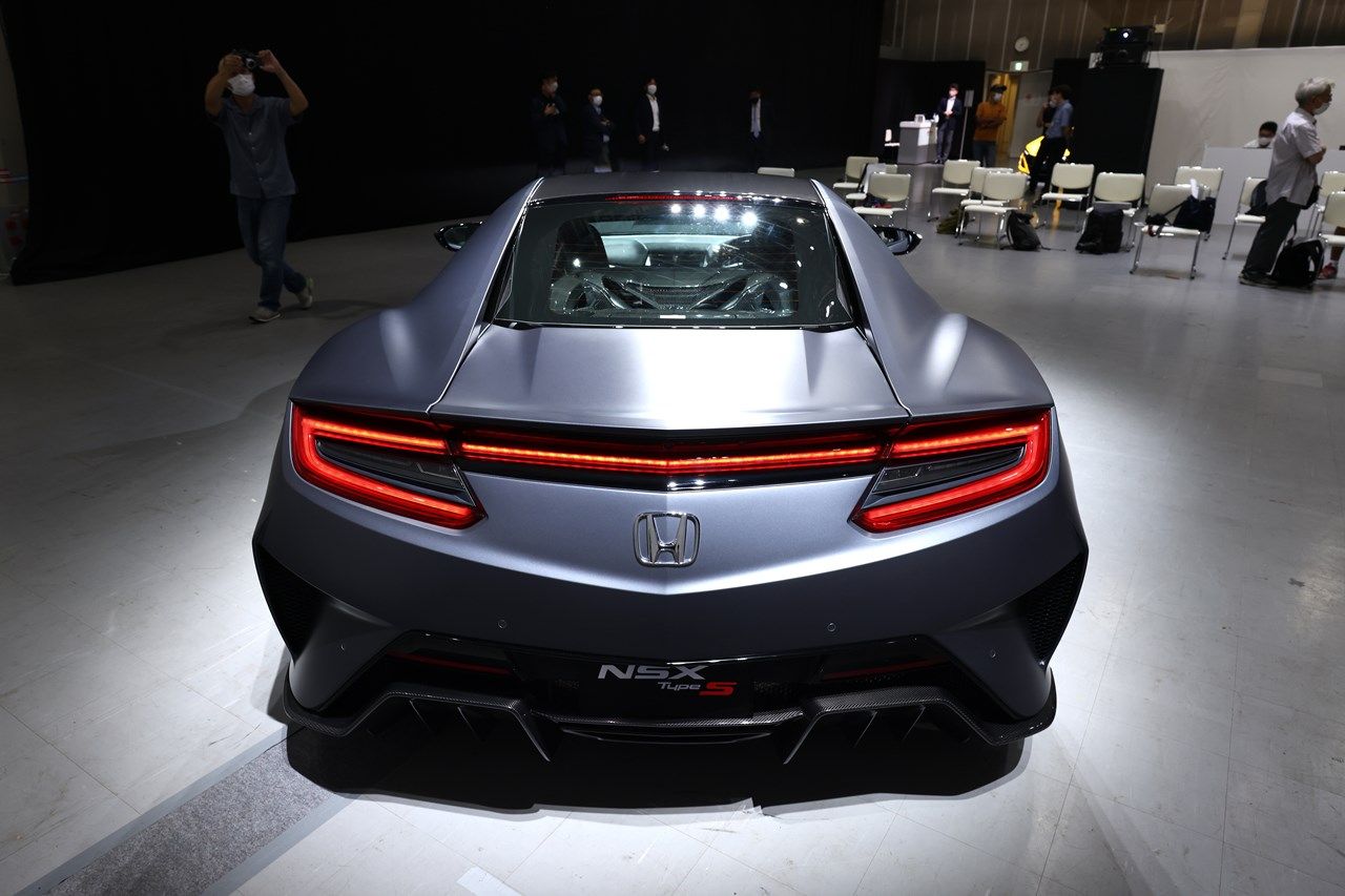 世界限定350台、日本では限定30台で販売されるホンダ「NSX タイプS」（撮影：尾形文繁）