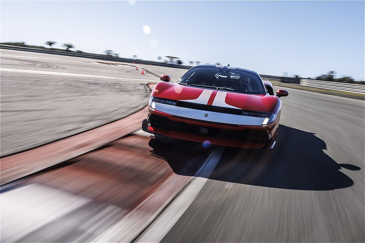 フェラーリの新型車「849テスタロッサ」（写真：Ferrari Japan）