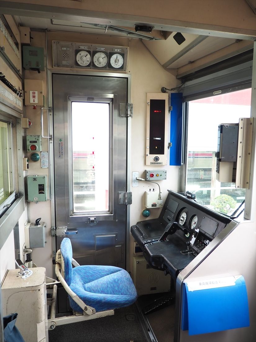 運転台の様子（記者撮影）