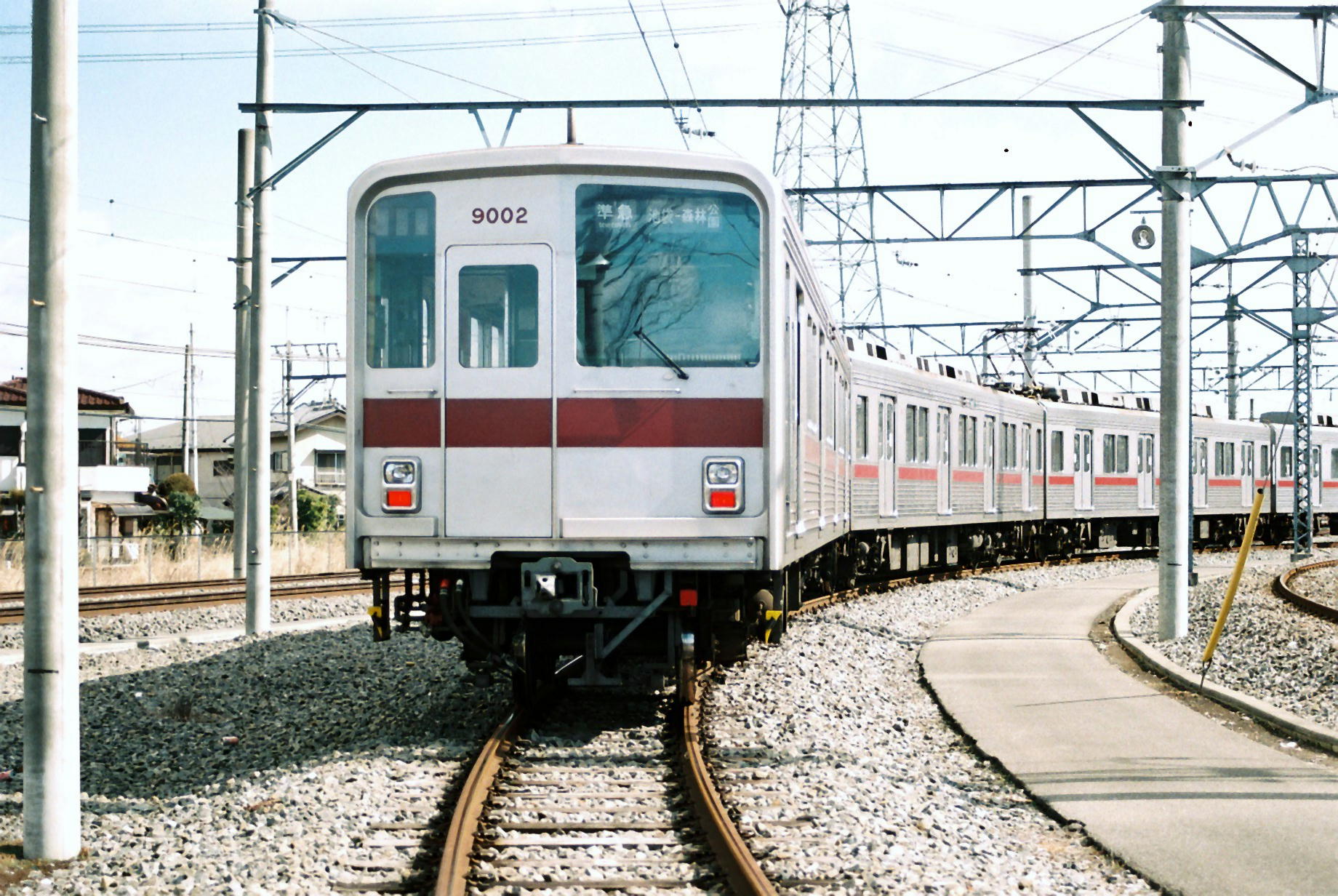 量産車の9002号車。9102～9108編成は1987年に登場した（写真：東武鉄道）