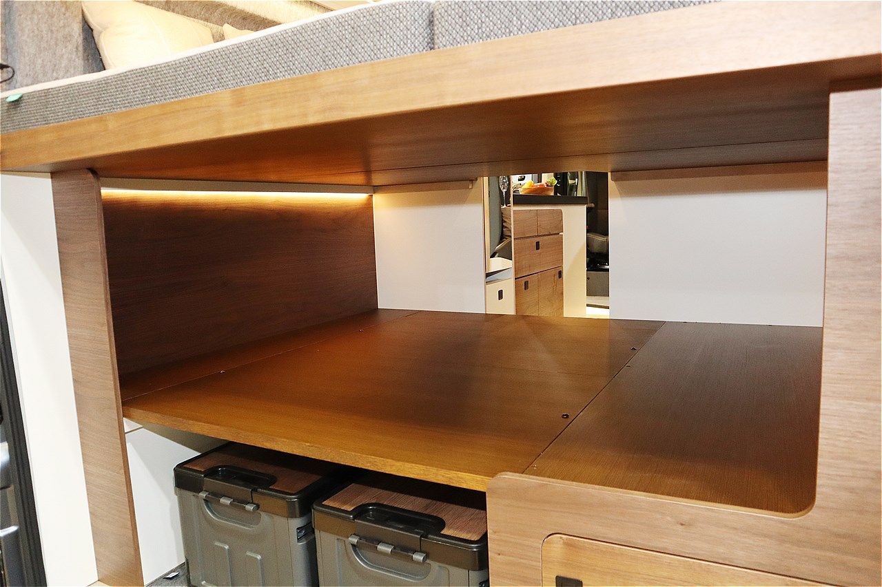 ジャパンキャンピングカーショー2026でトイファクトリーが発表した新型「ダヴィンチ6.0」（写真：筆者撮影）