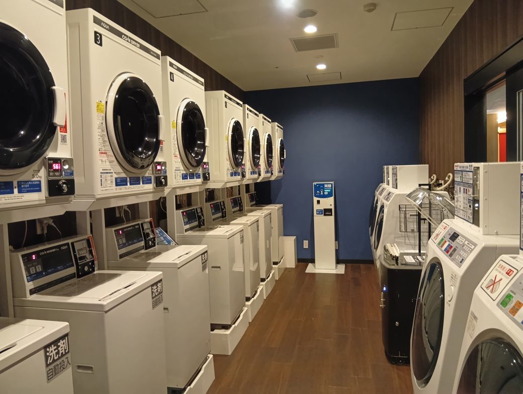 洗濯機、乾燥機、ドラム式洗濯乾燥機の数も充実（筆者撮影）