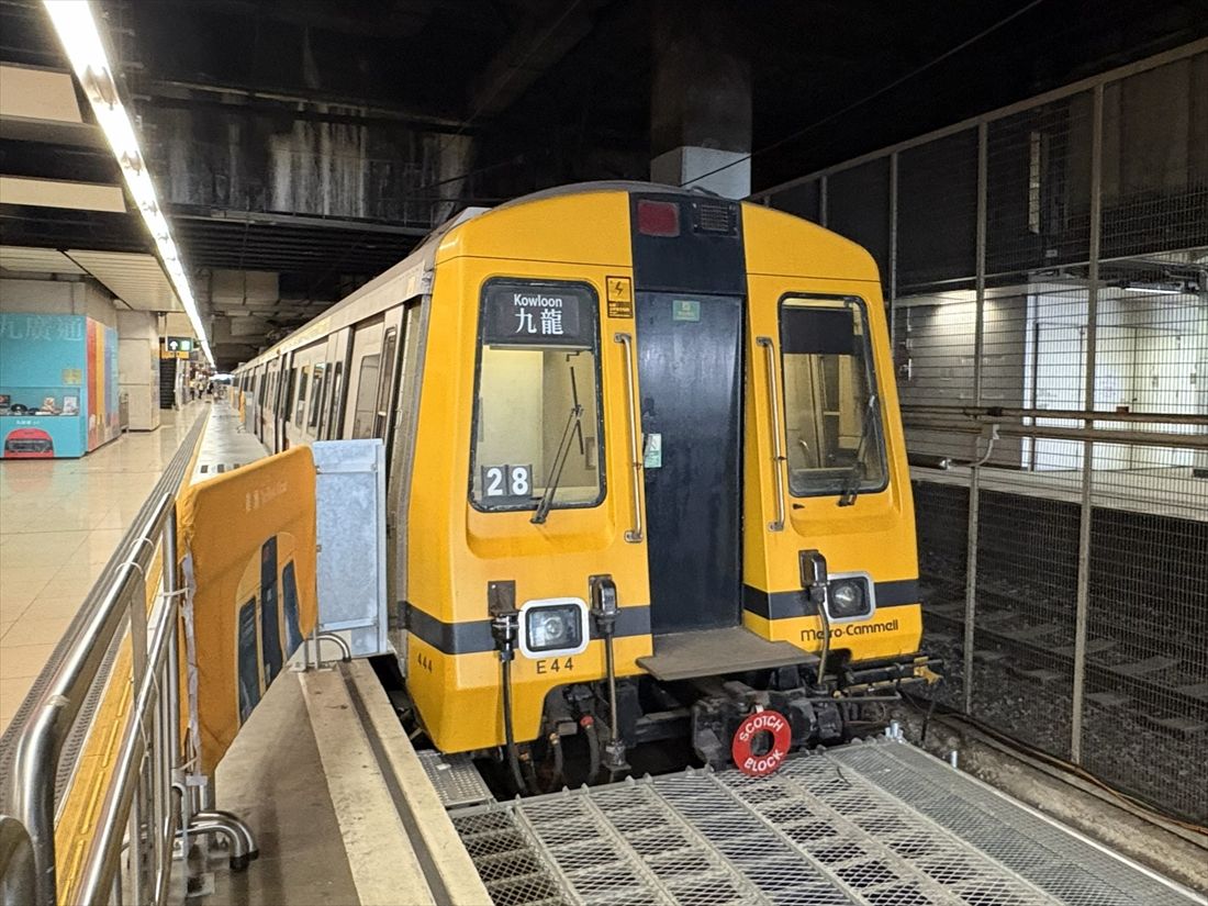 当時の車両はほぼ改装済み。1983年導入当時の姿のまま残るのはある意味「奇跡」かもしれない（筆者撮影）