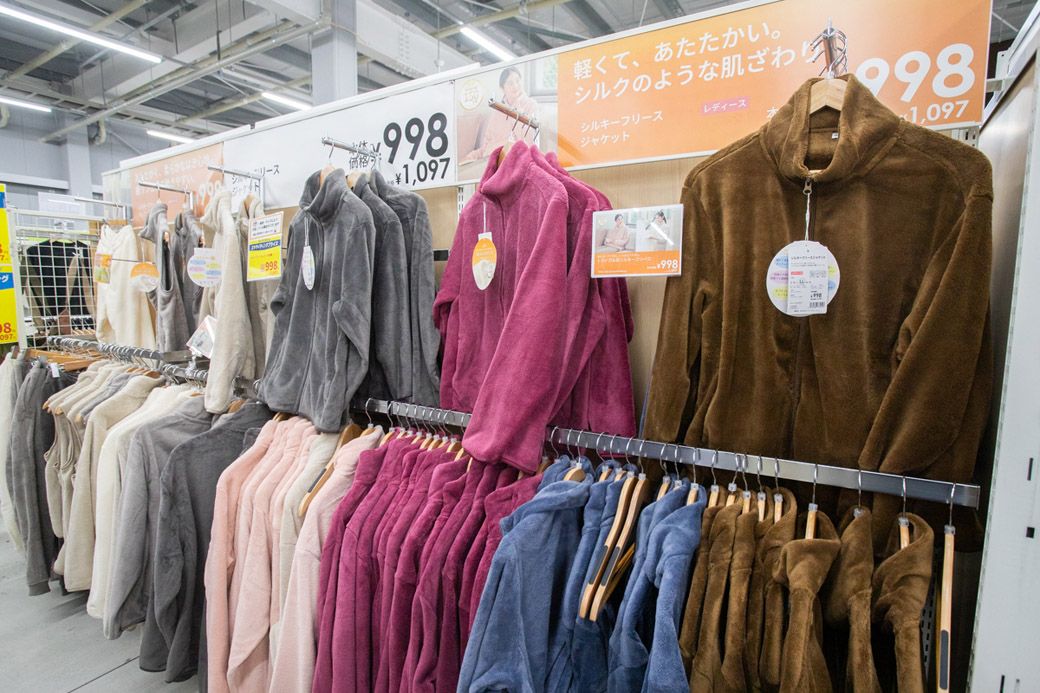 ピンクや白などの明るい色も（筆者撮影）