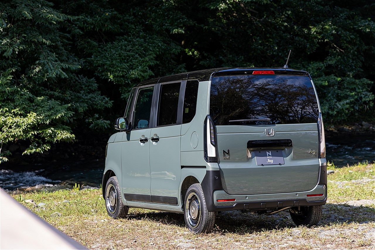 ホンダの新型「N-BOXN JOY（エヌボックス ジョイ）」（写真：三木宏章）