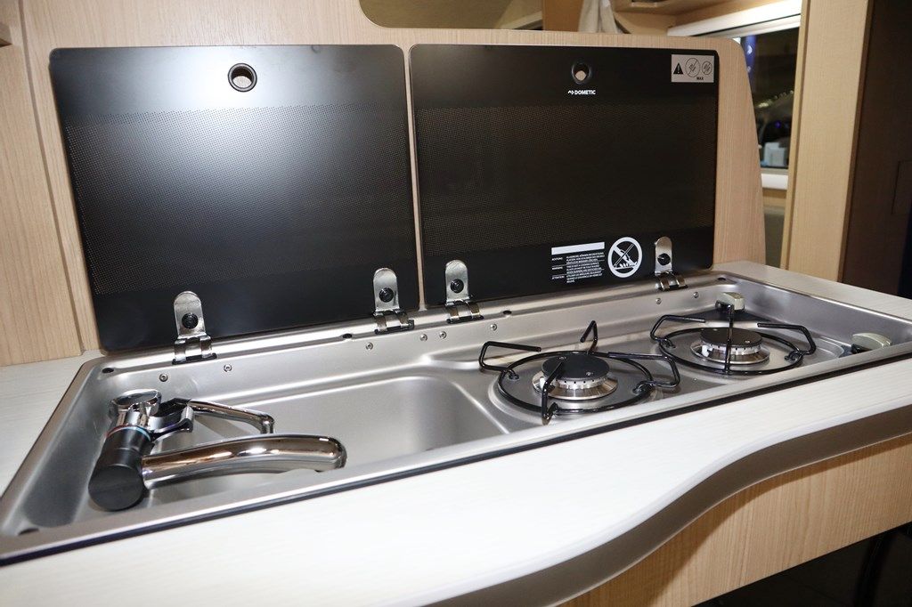 トヨタ「カムロード」をベースにした先代モデルの「コルド リーブス」（写真：筆者撮影）