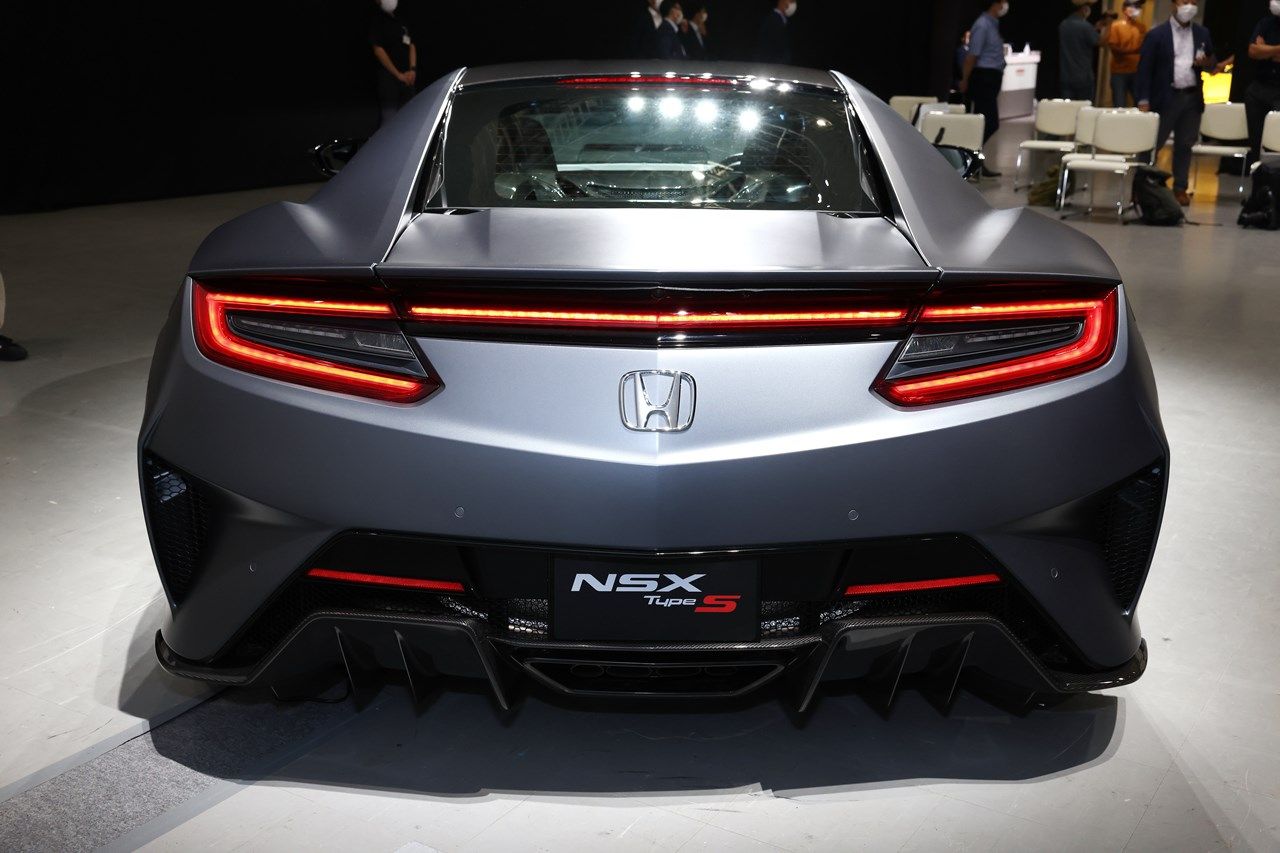 世界限定350台、日本では限定30台で販売されるホンダ「NSX タイプS」（撮影：尾形文繁）