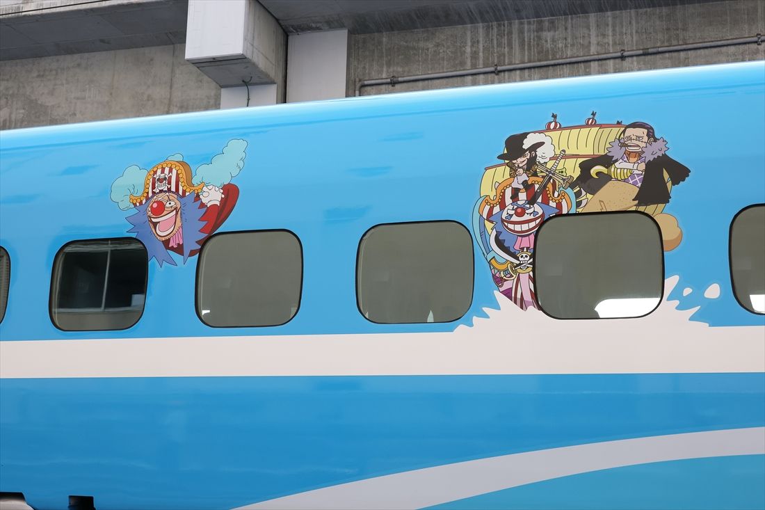 車両のあちこちにキャラクターのラッピングを施している（撮影：尾形文繁）