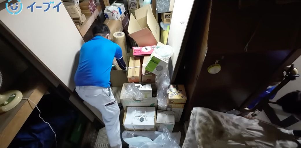 モノ屋敷