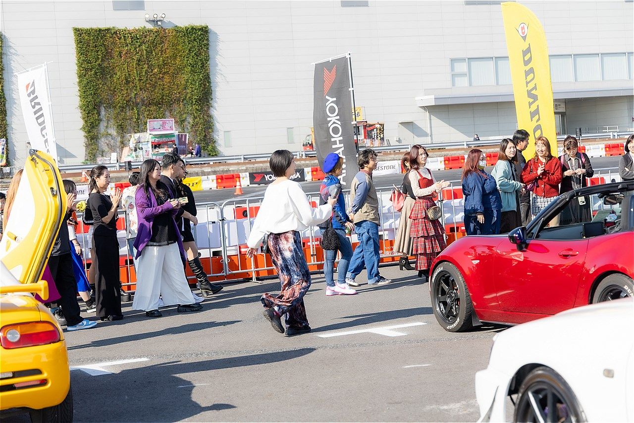 「GIRLS CAR COLLECTION × Japan Mobility Show 2025」の様子（写真：三木 宏章）