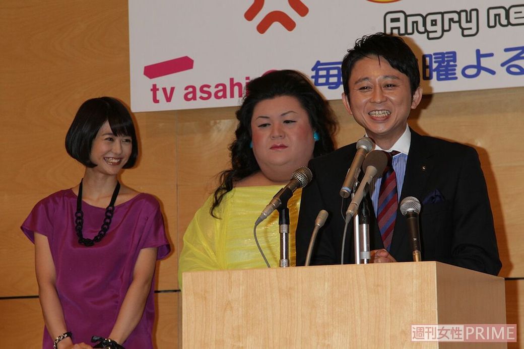 『マツコ&有吉の怒り新党』記者会見、笑顔の有吉と夏目（2011年10月）