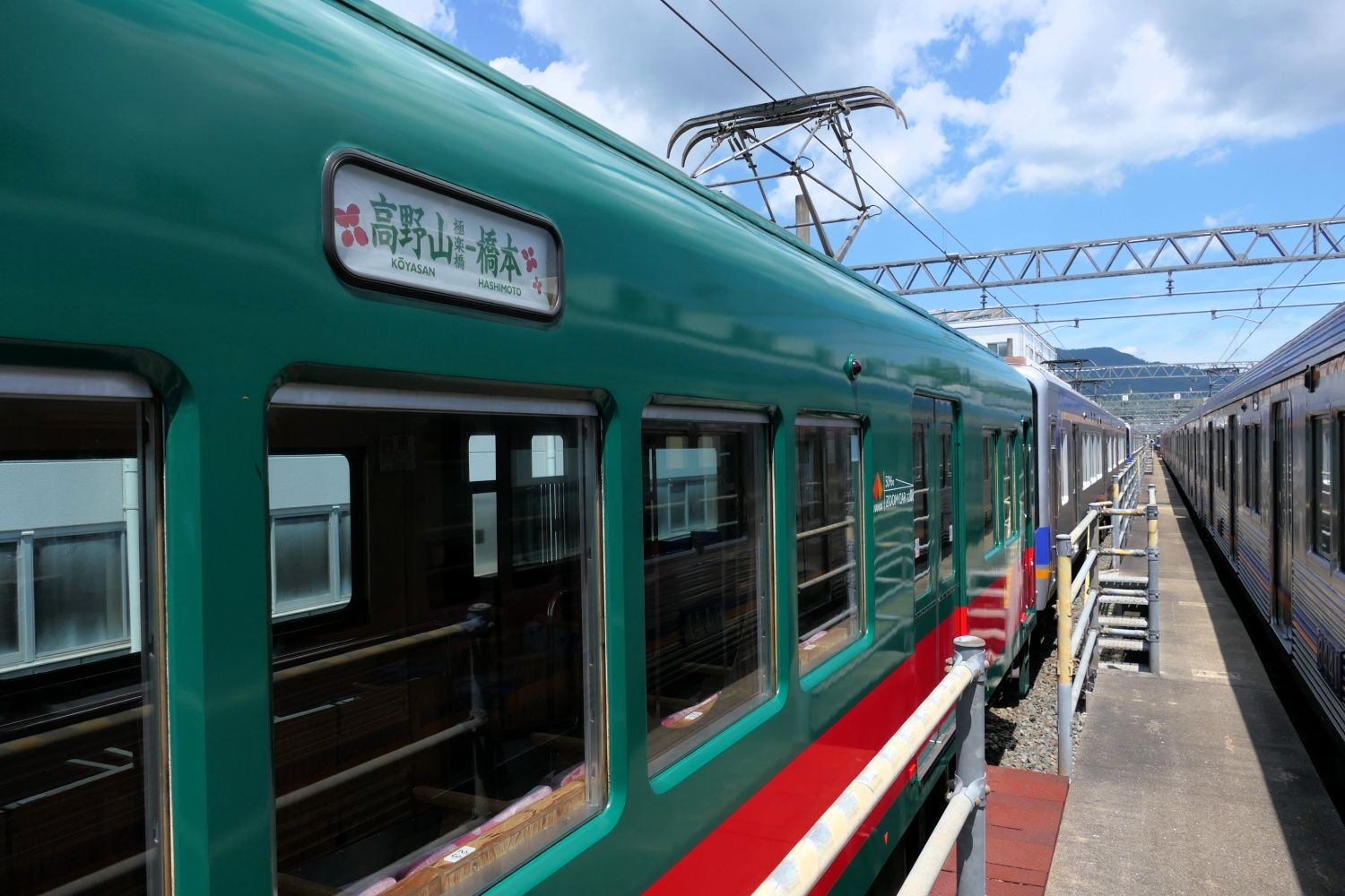 南海電鉄　観光列車「天空」 外観