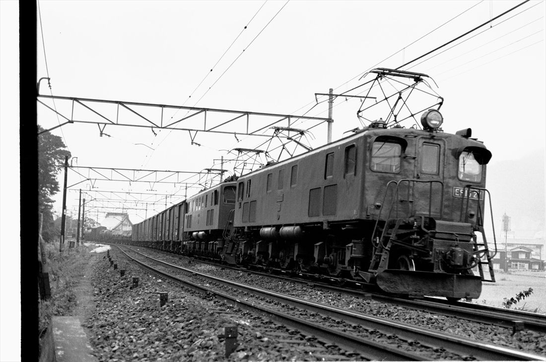 上越線でEF64形の投入前に活躍していたEF15形・EF16形（撮影：南正時）