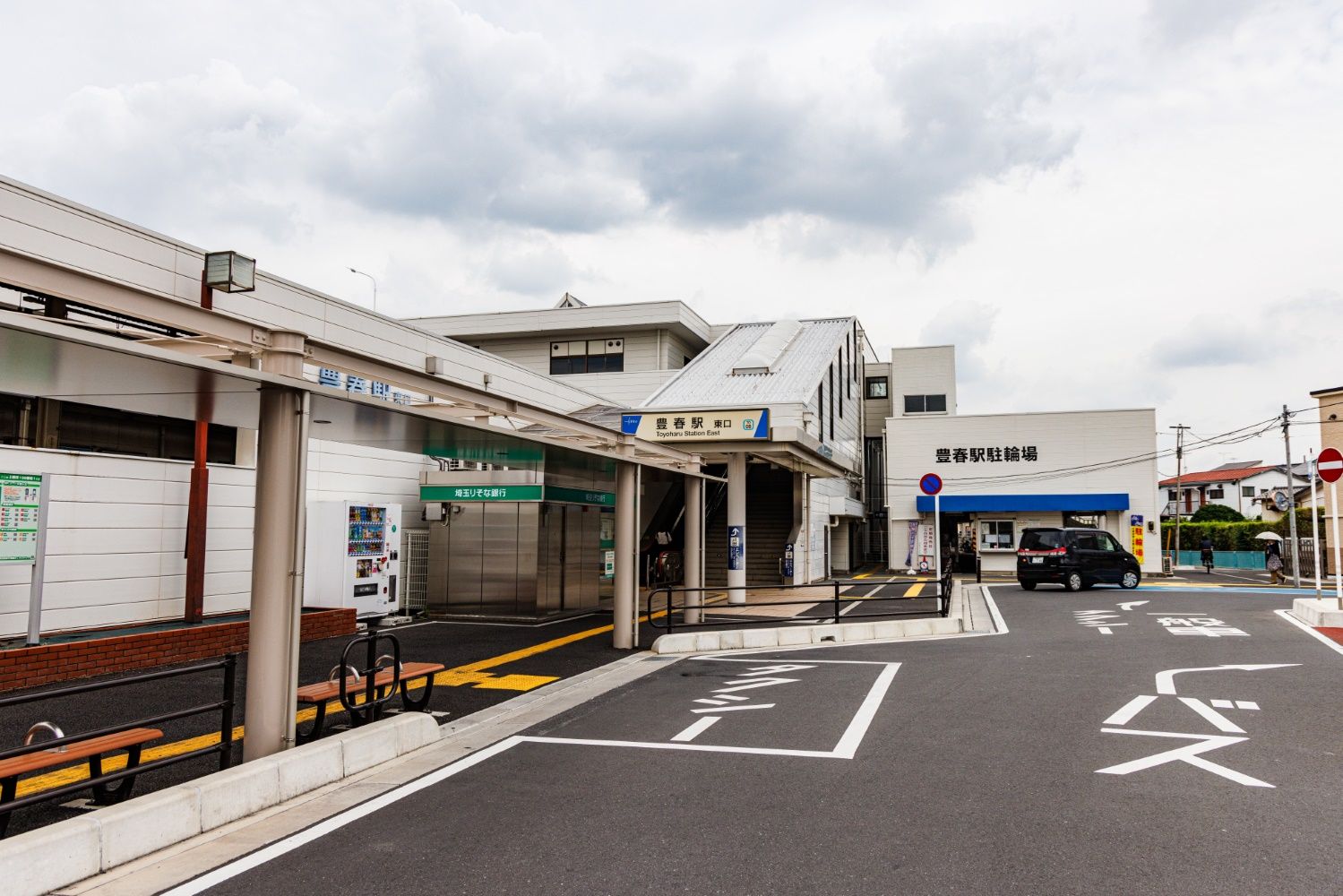 豊春駅駅前広場