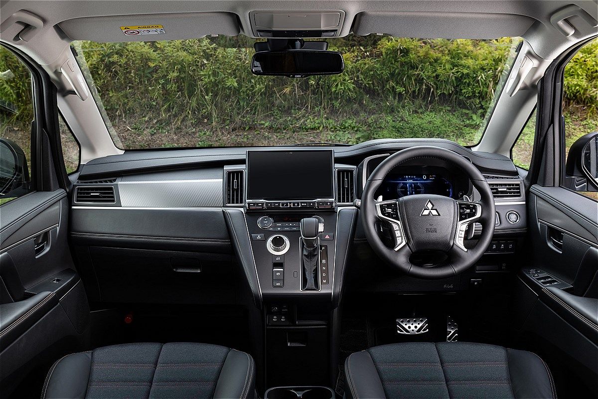 今冬発売予定の三菱「デリカD:5」（写真：三菱自動車）