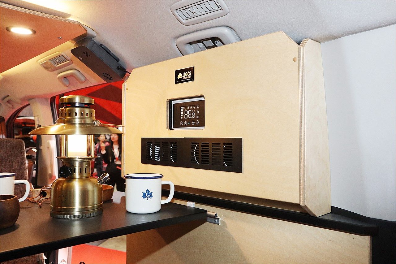 三菱の新型「デリカD:5」をベースにしたキャンピングカー「デリカD:5アクティブキャンパー ロゴス・エディション」（写真：筆者撮影）