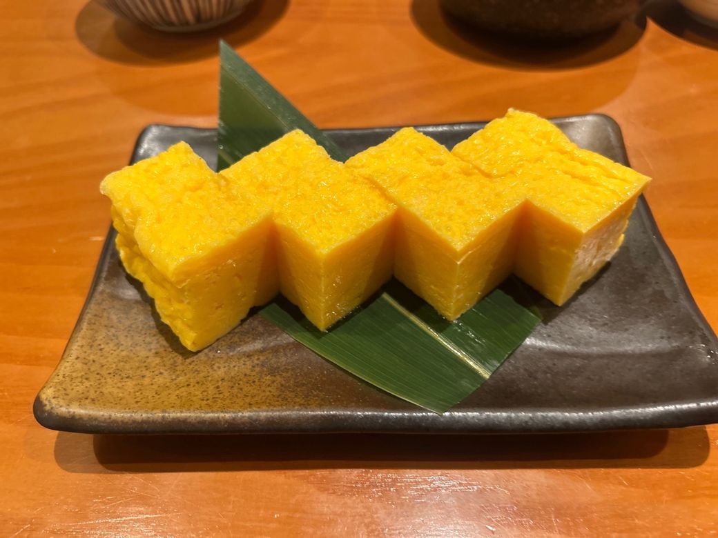 寿司屋の卵焼き（税込438円）（筆者撮影）
