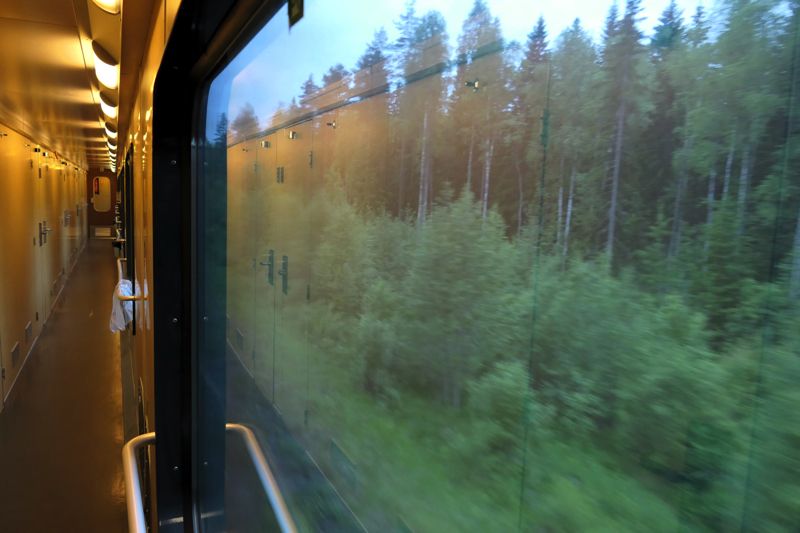 ほぼ白夜、夜行列車ながら真っ暗な夜にならなかった（筆者撮影）