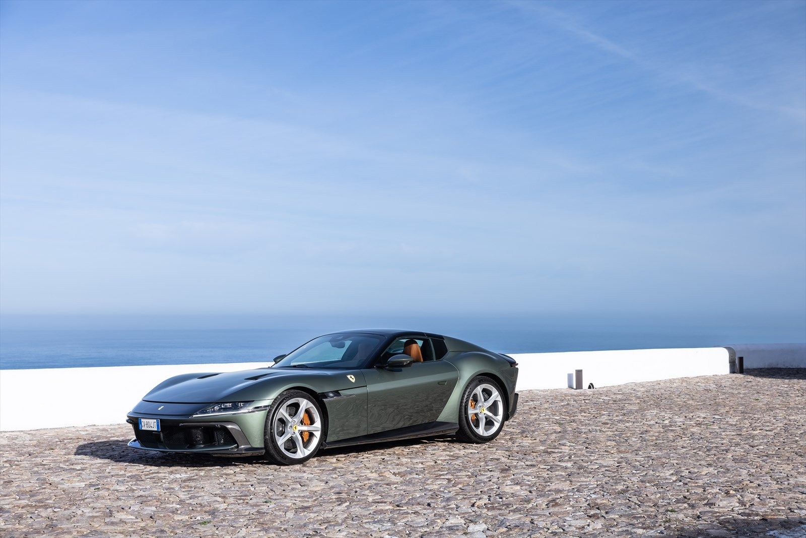 フェラーリの新型車「12チリンドリ・スパイダー」（写真：Ferrari SpA）