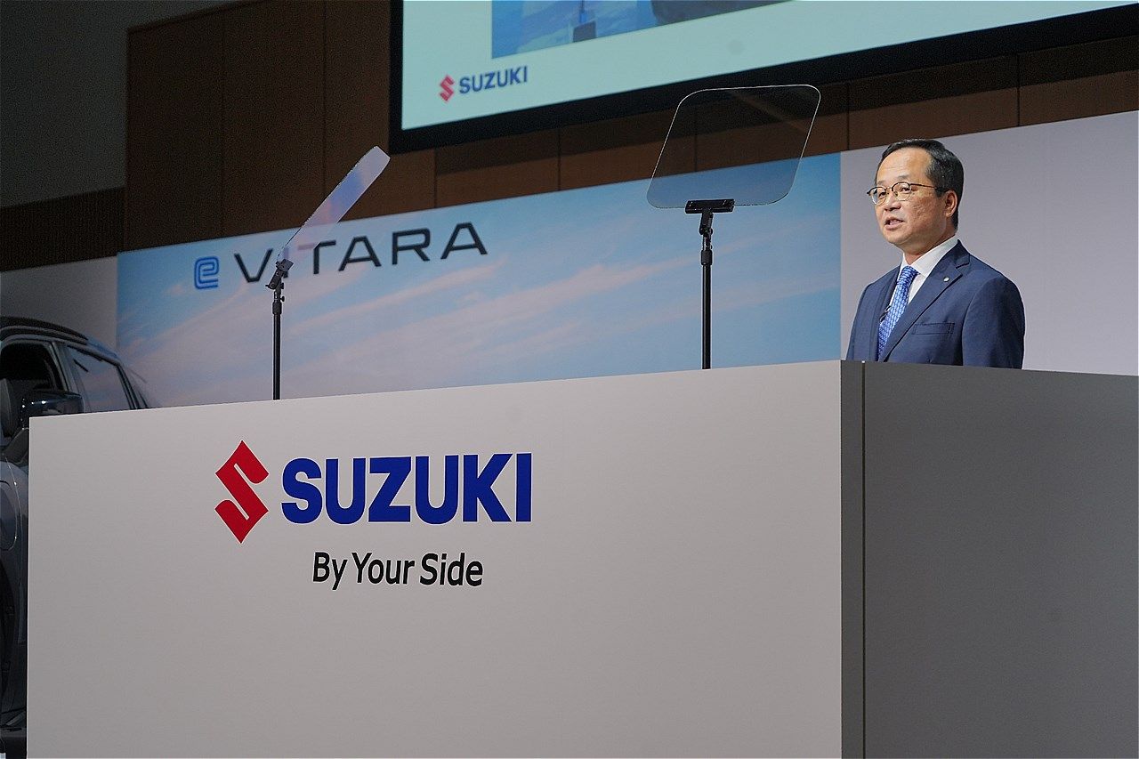 スズキ初となるBEV「eビターラ」の詳細と記者発表の様子（写真：スズキ）
