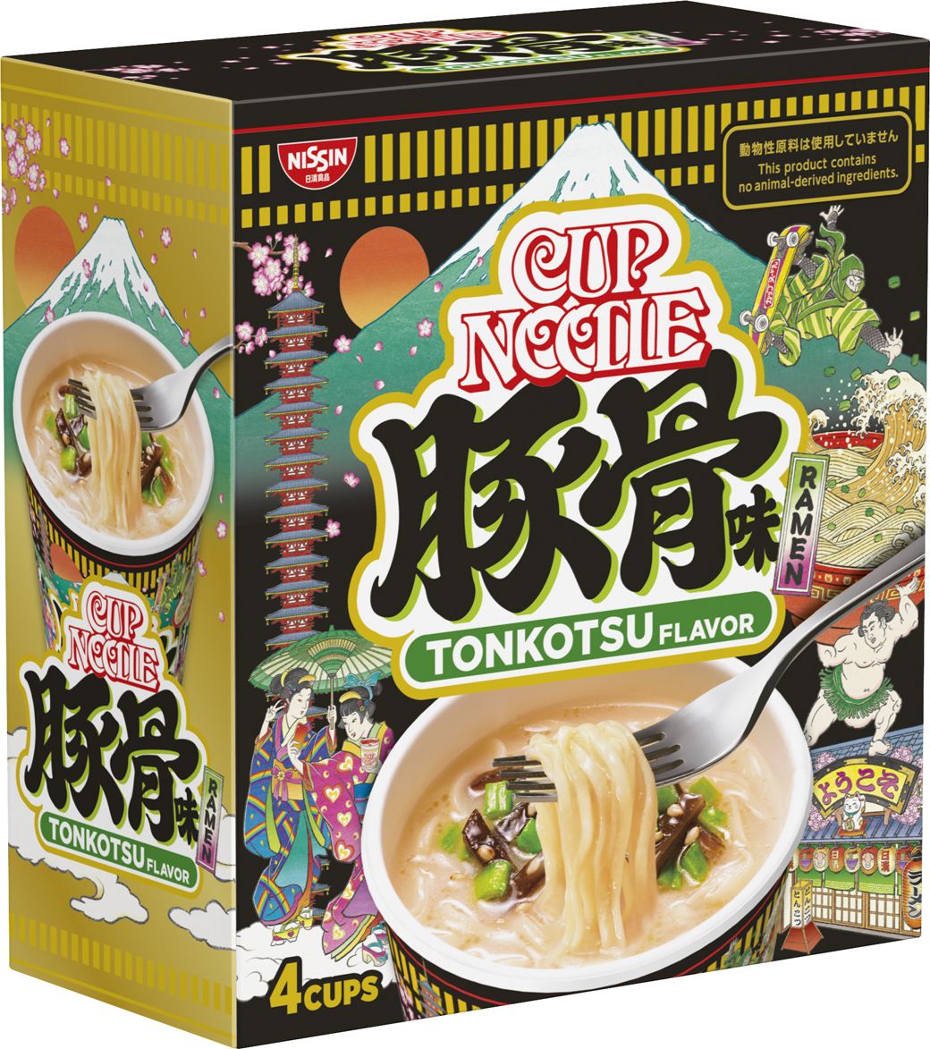 スマホで自撮りする着物姿の女性などが描かれている「ご当地カップヌードルミニ 豚骨味 4食入り」（画像：日清食品）