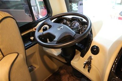 ティフィン（TIFFIN）社製「アレグロブリーズ31BR」の中古車（2017model）（筆者撮影）