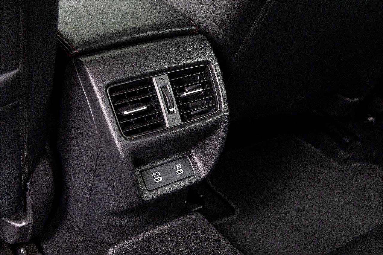 タイで試乗したホンダ「シビック e:HEV RS」（写真：筆者撮影）