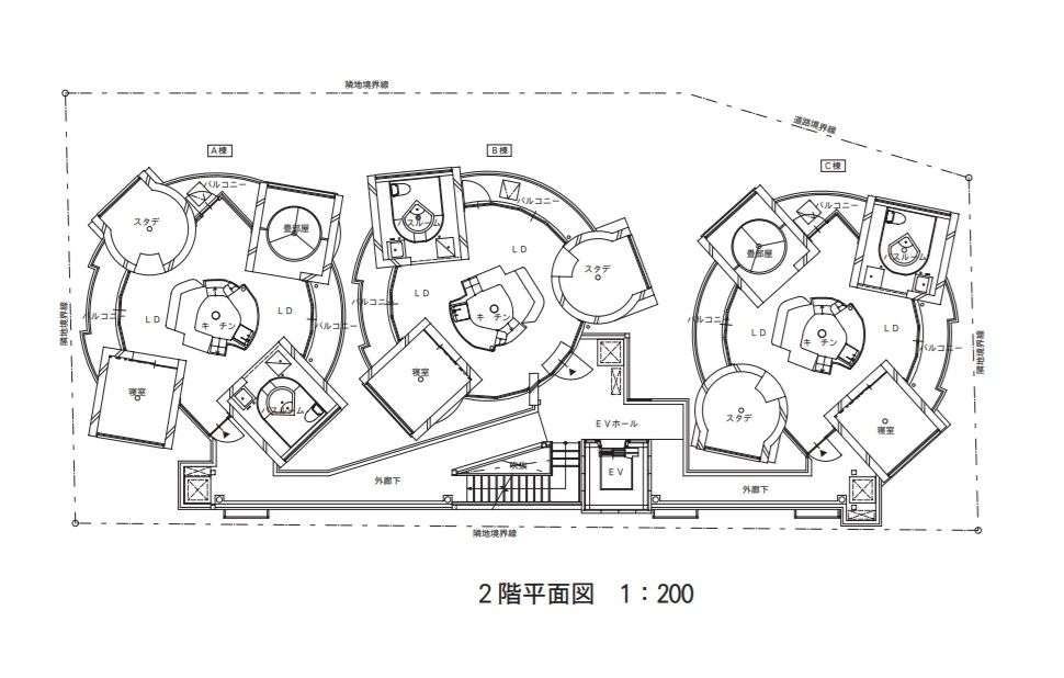 三鷹天命反転住宅の2階の平面図。各住戸は外廊下でつながっている（図：荒川修作＋マドリン・ギンズ東京事務所提供）