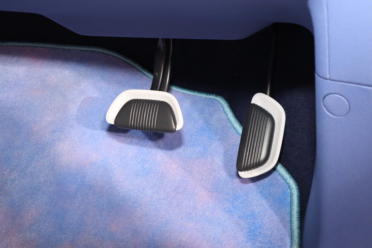 スズキ「ビジョンe-スカイ」（筆者撮影）