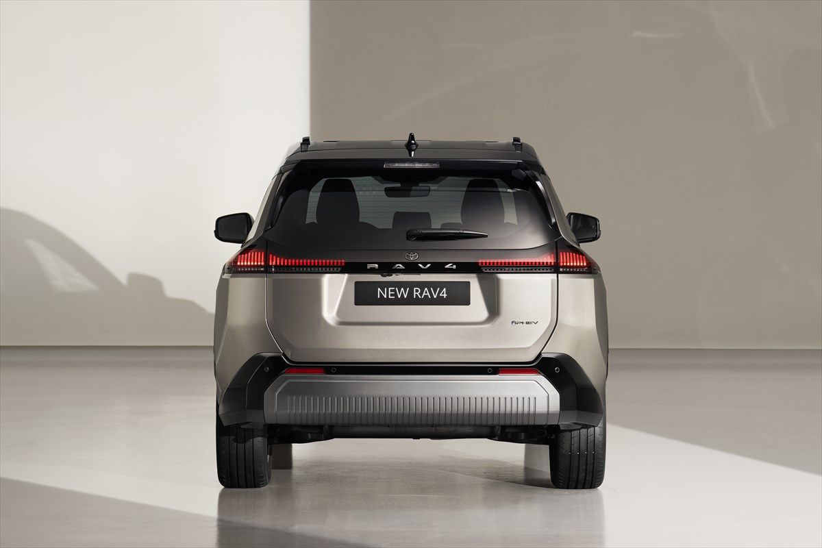 トヨタ RAV4（写真：トヨタ自動車）