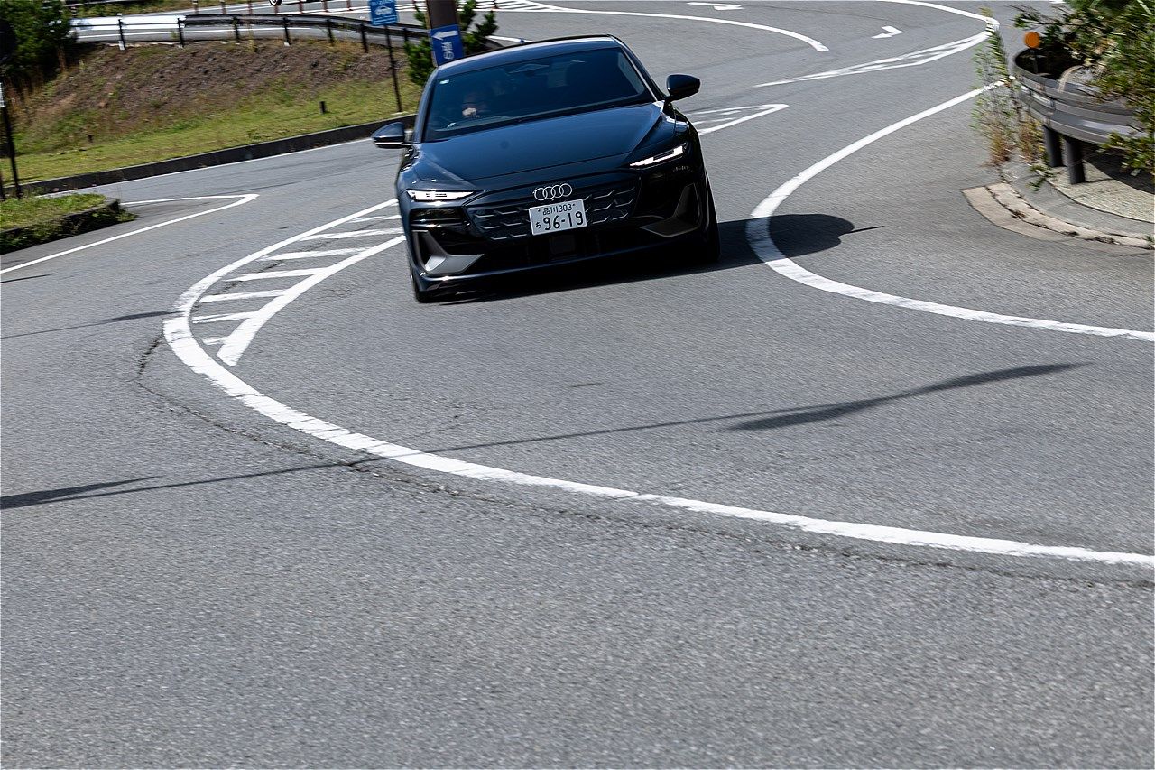 アウディの新型BEV「A6アバントe-tron」（写真：三木 宏章）