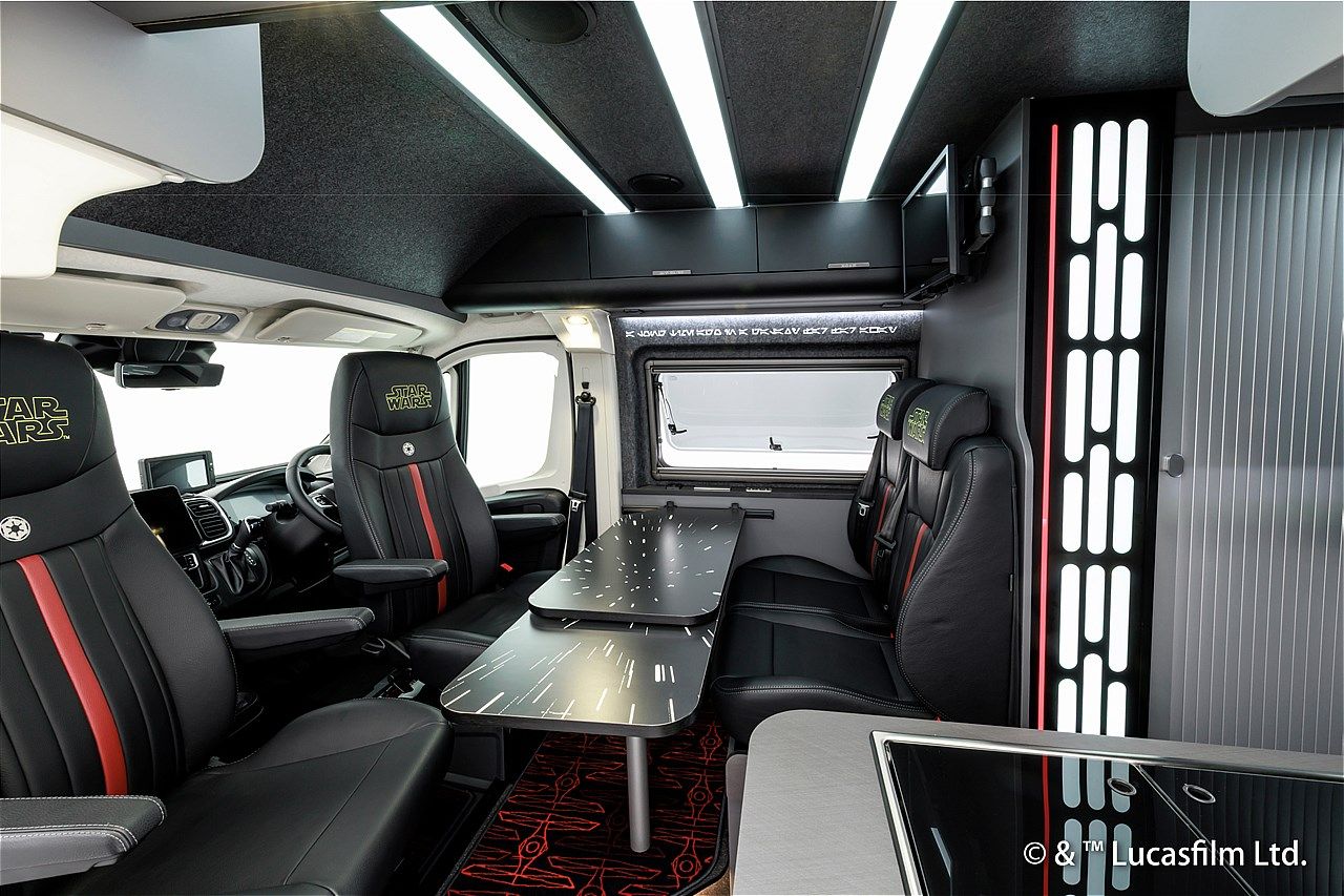 スター・ウォーズの世界観が広がるトイファクトリーのキャンピングカー「ダビンチ6.0＜スター・ウォーズ＞エディション」（写真：トイファクトリー）