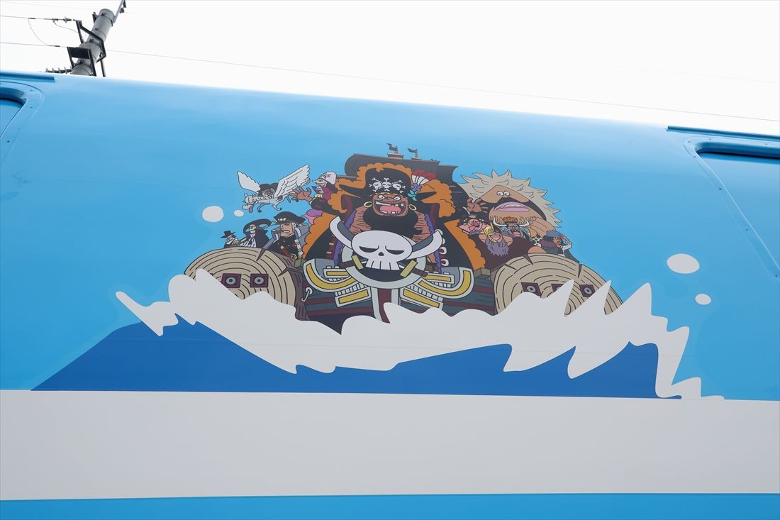車両のあちこちにキャラクターのラッピングを施している（撮影：尾形文繁）