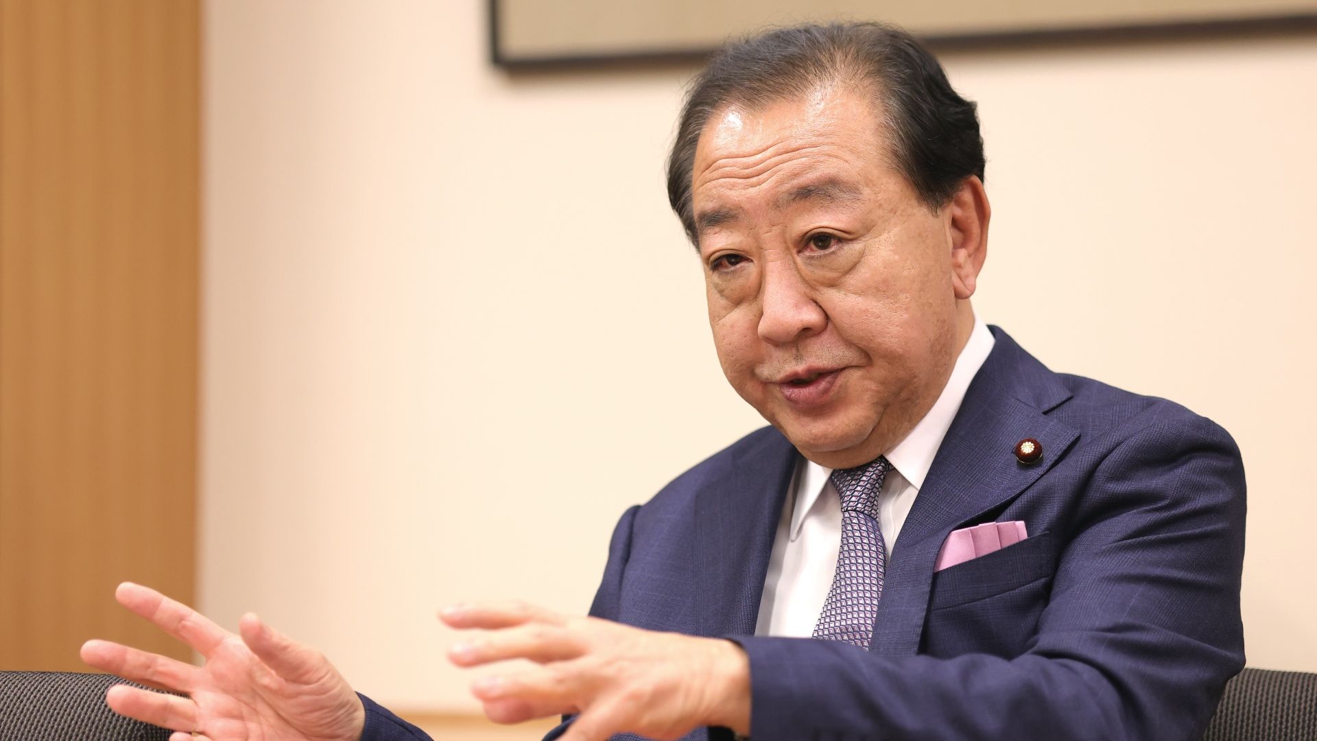 インタビューに答える立憲民主党党首の野田佳彦氏