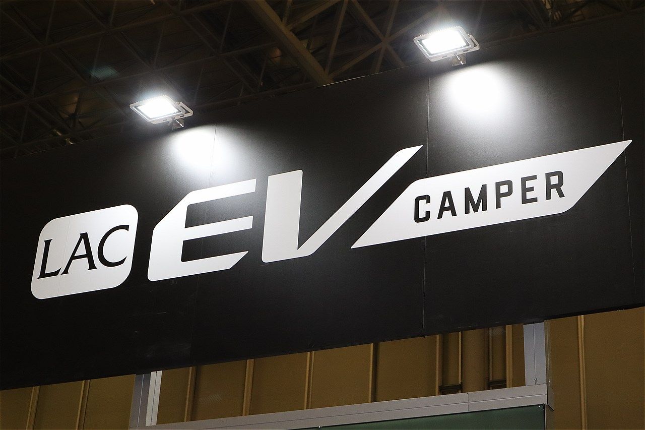 LACホールディングスのBEVキャンピングカー「LAC EVキャンパーP」（写真：筆者撮影）